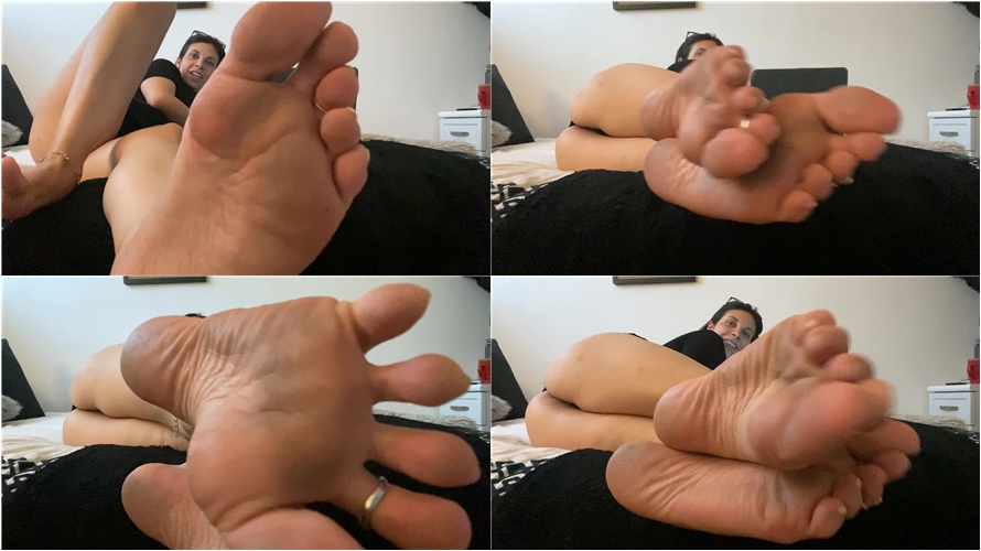 Feetwonders - Clean my dusty soles whilst I work