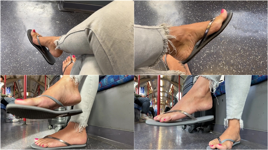 Feetwonders - Flip flops on the tube